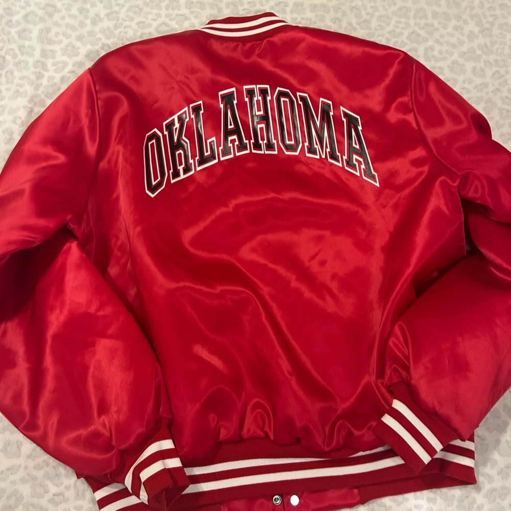 Vintage locker line Oklahoma University Sooner bomber jacket. Size large.